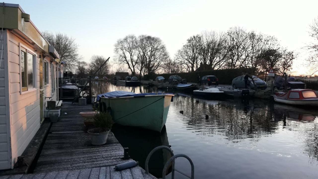 بروك إن ووترلاند Out Of Amsterdam, River Apartment Close To City المظهر الخارجي الصورة